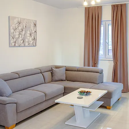 With A Parking Space Okrug Gornji, Ciovo - 23151 Apartment