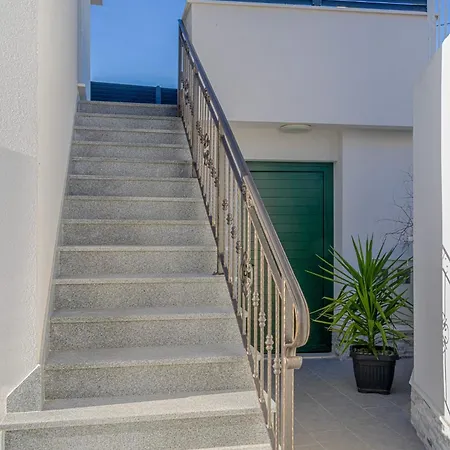 Apartment With A Parking Space Okrug Gornji, Ciovo - 23151
